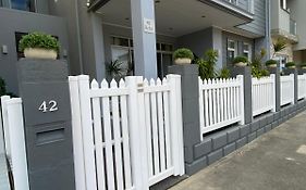 The Hutt On Mandurah Marina